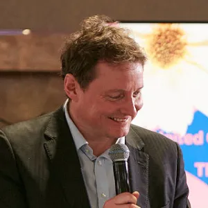 Head and shoulders photo of Tom Mitchell.